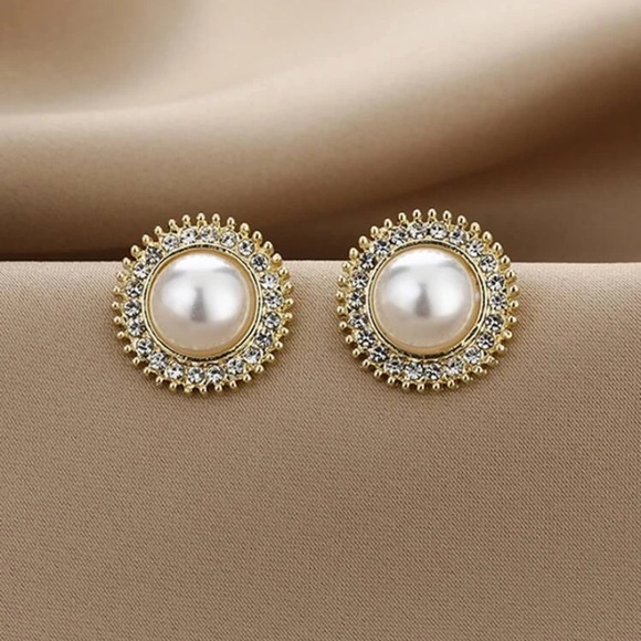 Jewelry - Faux Pearl Decor Stud Earring